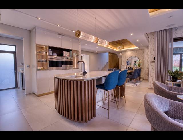 4 BEDROOM HOUSE FOR SALE IN ZIMBALI ESTATE